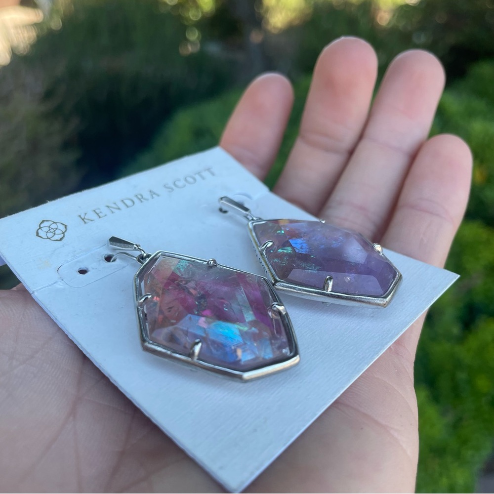 NWT Kendra Scott Iridescent Earrings Purple Big Stones Gems Women’s Silver Gold - Picture 2 of 4
